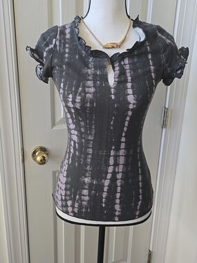 TRUE CRAFT WOMEN'S JUNIOR SHORT SLEEVE BLACK TIE DYE SUMMER TOP SIZE XS